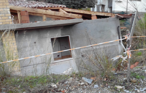 maltempo-crollo-palazzina.jpg