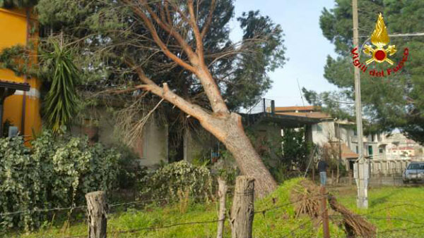 Maltempo: migliorano condizioni in Calabria, si contano i danni