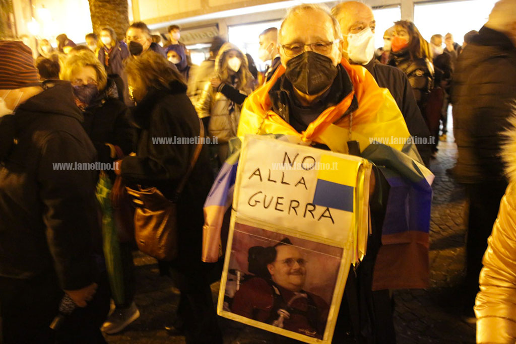manif-ucraina-lamezia-seraab5dc4b_b4a09.jpg