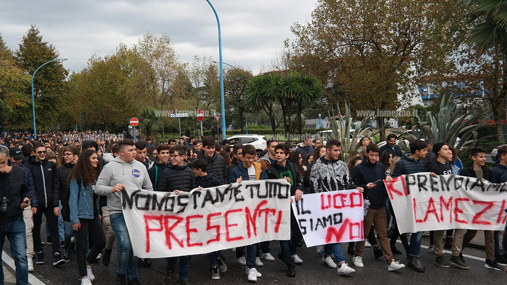 manifest-lamezia-161118-11.jpg