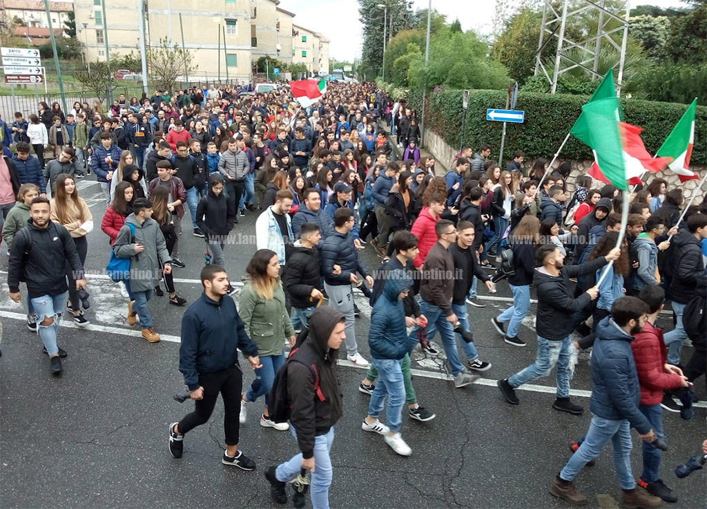 manifest-lamezia-161118-5.jpg