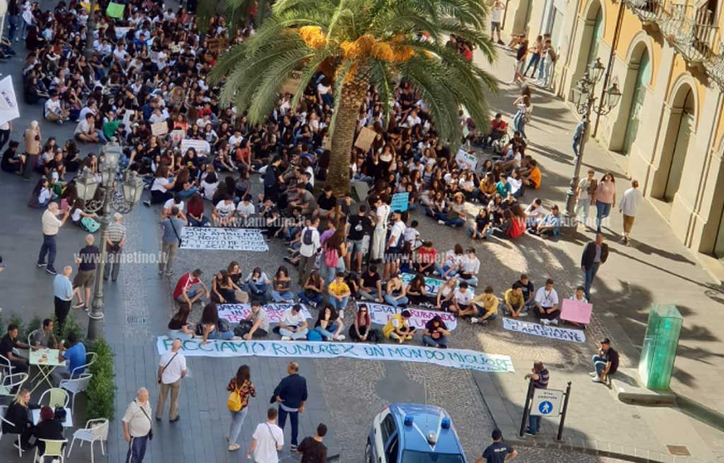 Lamezia, sciopero globale per il clima: studenti in corteo anche in città