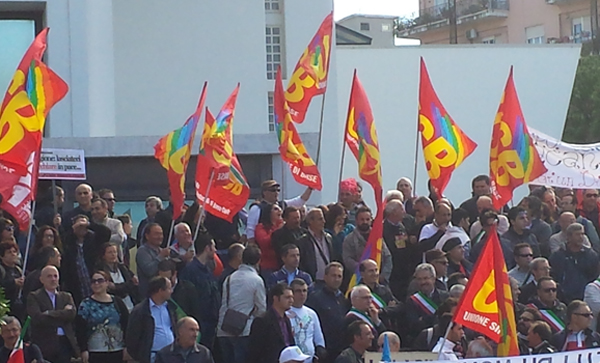 Calabria: Lavoratori Lsu-Lpu, continua protesta a Reggio