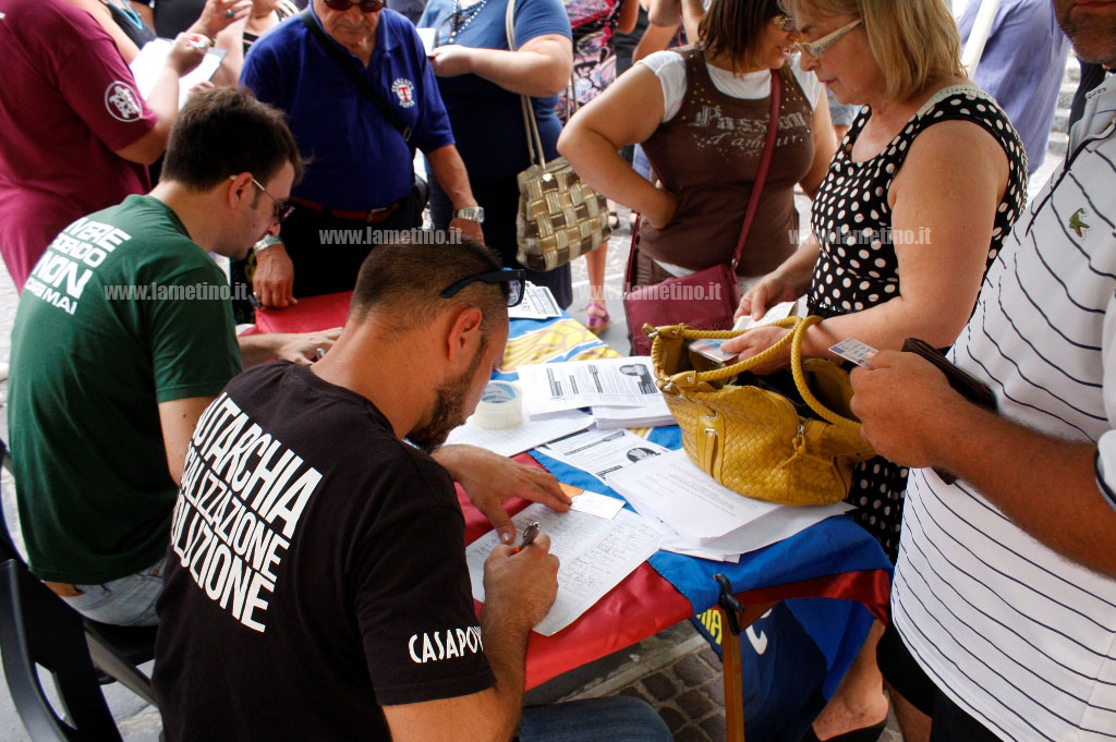 manifestazione-gianturco-luglio-lamezia-3.jpg