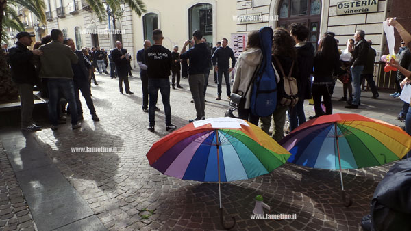 manifestazione-sentinelle-in-piedi-3.jpg