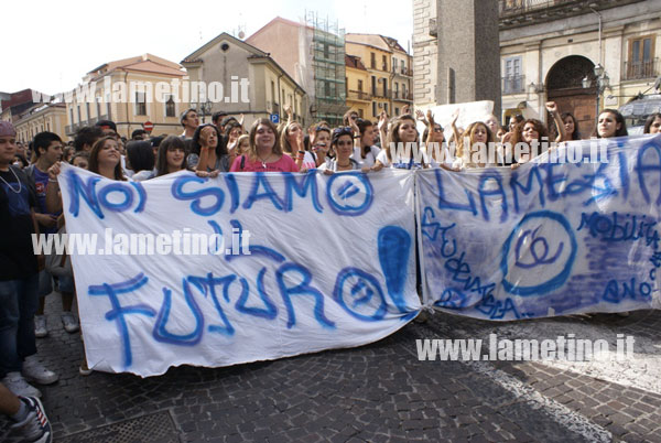 Lamezia: Insegnanti e studenti assieme contro “Buona Scuola”