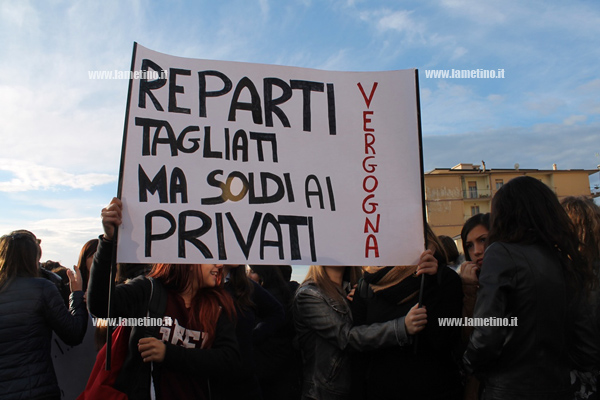 manifestazione-studenti-pro-ospedale-lamezia-5.jpg