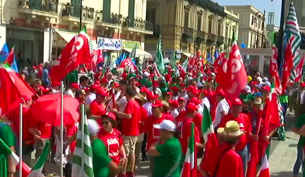 manifestazione-sud-sindacati-reggio-22-giugno5.jpg