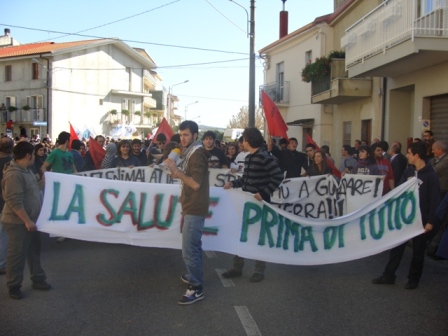 Lamezia, si è svolta a Pianopoli la manifestazione contro la discarica
