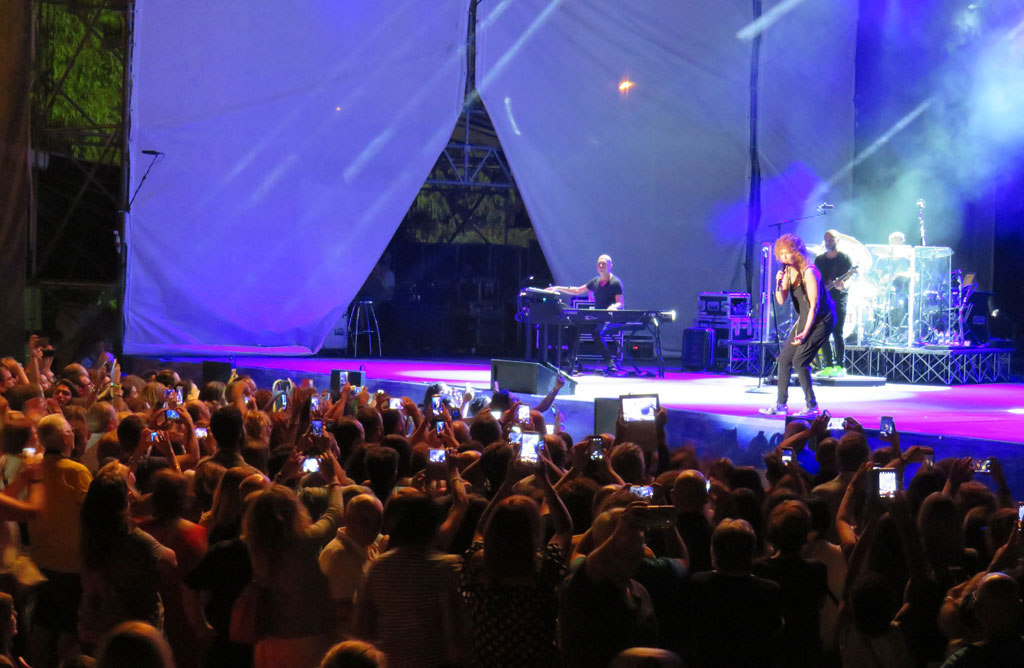 Concerto di Fiorella Mannoia alla Summer Arena, domenica la chiusura con Mario Biondi a Soverato