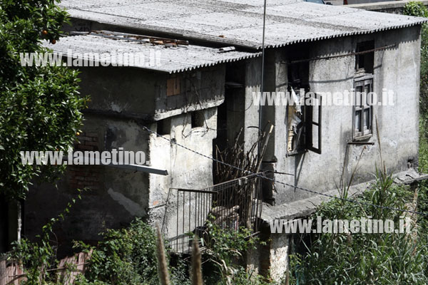 Lamezia: Casa abusiva e abbandonata in centro storico occupata dal popolo "degli invisibili"