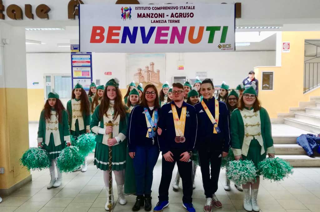 Lamezia, Istituto comprensivo Manzoni-Augruso accoglie campioni della Lucky Friends di ritorno da Abu Dhabi