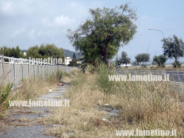 Calabria: Estate 2013, marciapiedi impraticabili tra Falerna e Nocera