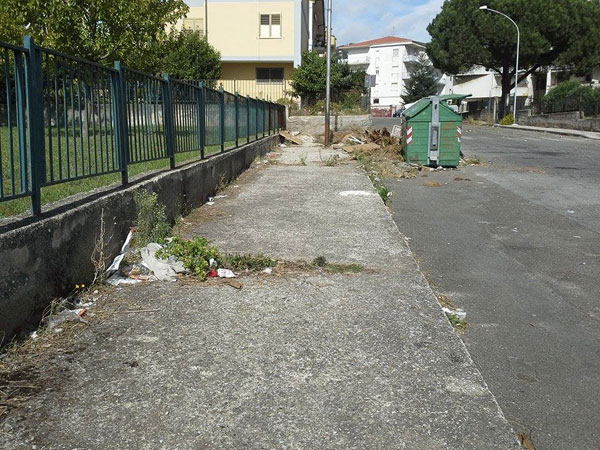 marciapiede-scuola-azio-davoli-bis.jpg