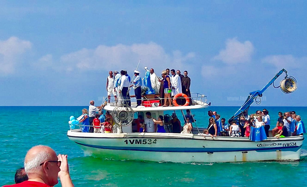 Processione in mare della statua dell’Immacolata della Medaglia Miracolosa a Gizzeria lido