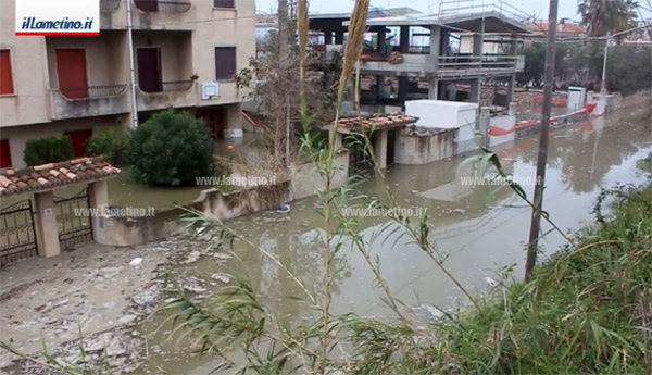 mareggiata-nocera-marzo-2018.jpg