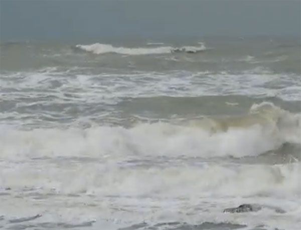 Calabria: Maltempo, mareggiate e danni a strutture su costa tirrenica