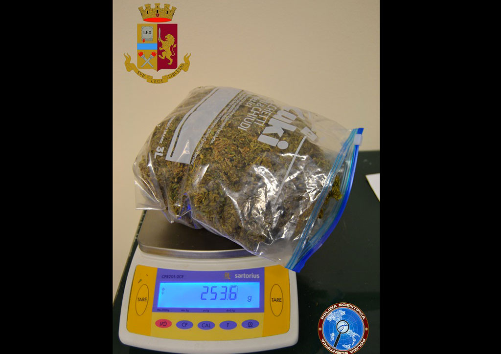 Lamezia, marijuana tra cassette di ortaggi: polizia arresta 60enne
