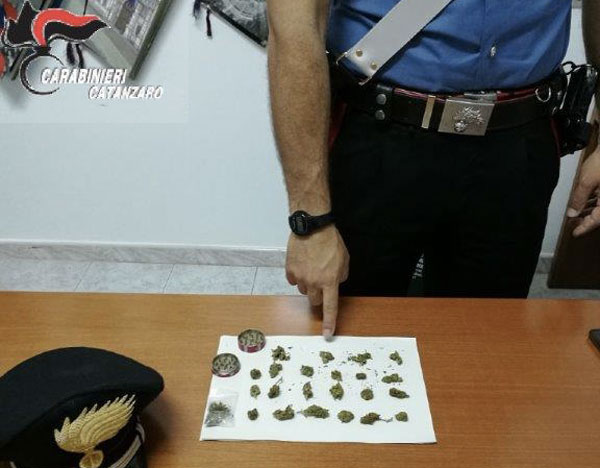 Aveva marijuana suddivisa in dosi, arrestato 19enne a Magisano
