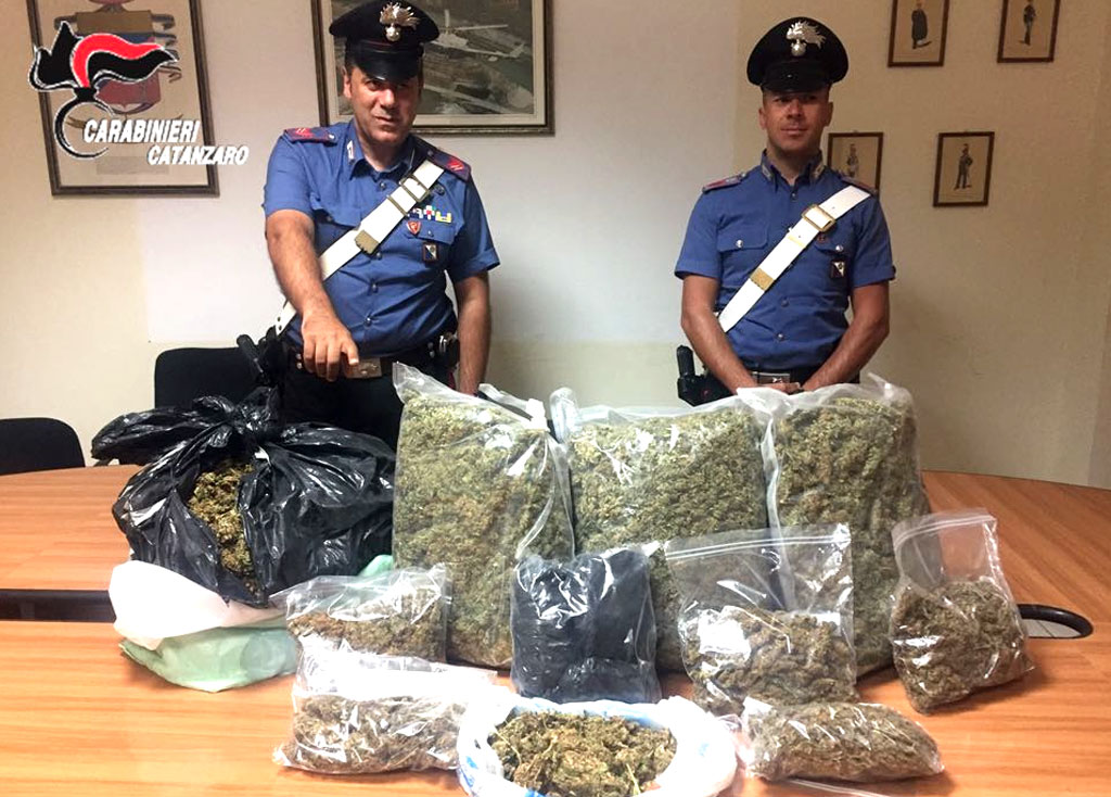 Deteneva in casa otto chili di marijuana, arrestato 27enne a San Pietro Lametino
