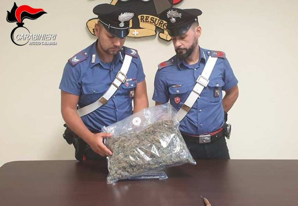 In auto con mezzo chilo di marijuana, un arresto nel reggino
