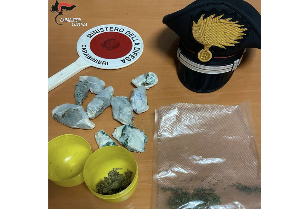 Nasconde marijuana in contenitore sorprese dell’uovo di Pasqua, in manette 31enne di Bisignano