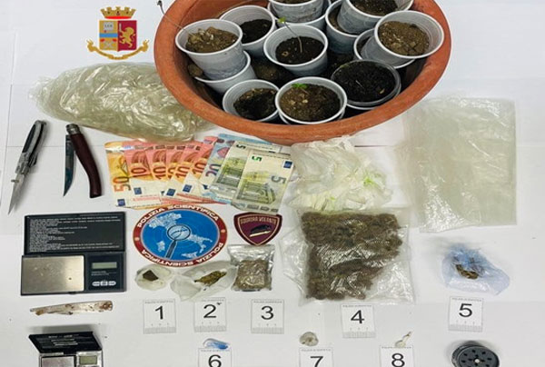 Ai domiciliari produceva e spacciava marijuana in casa, arrestato 26enne a Catanzaro