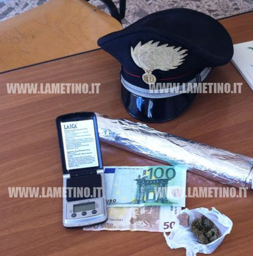 Calabria: Ai domiciliari due trentenni trovati in possesso di hashish e marijuana nel crotonese 