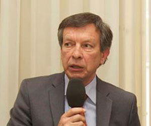 Irruzione in Circolo a Siderno, distrutta targa Berlinguer
