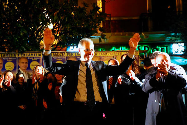 Lamezia, incontro pubblico di Mascaro e la sua coalizione a piazza Fiorentino 