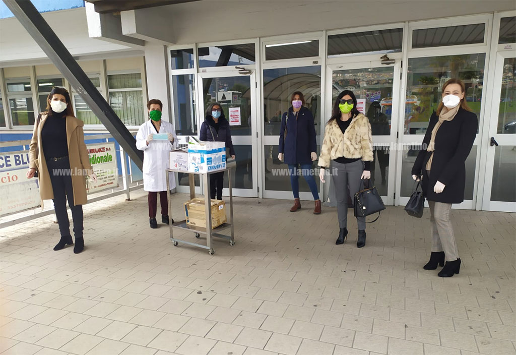 Lamezia, delegazione Andi Catanzaro dona mille mascherine all'ospedale cittadino