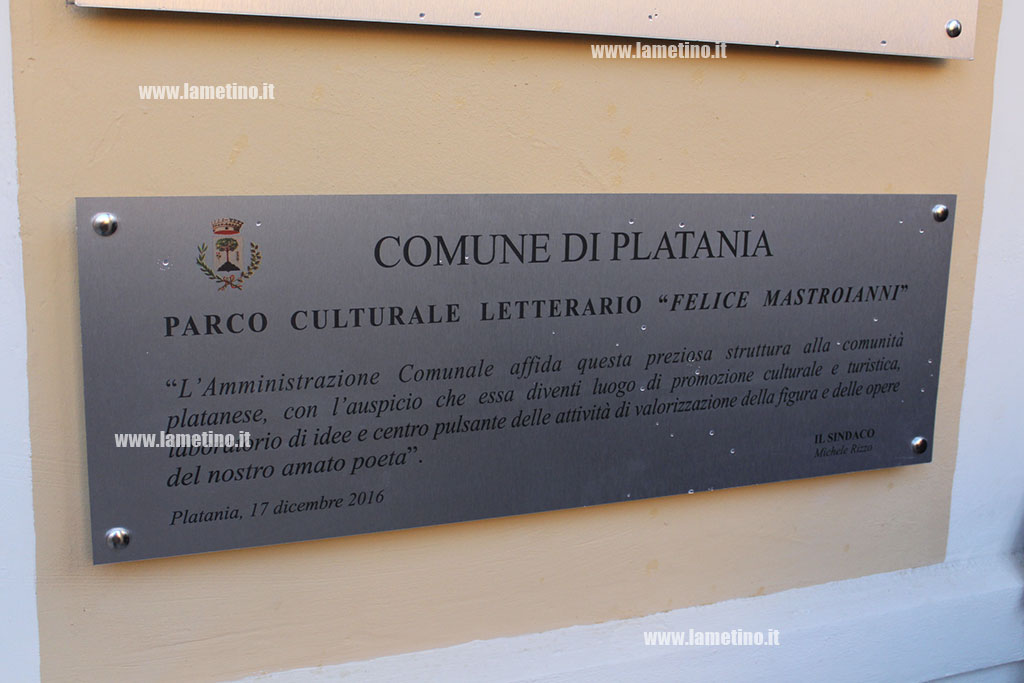 Inaugurato a Platania il nuovo parco culturale letterario in memoria del poeta Felice Mastroianni