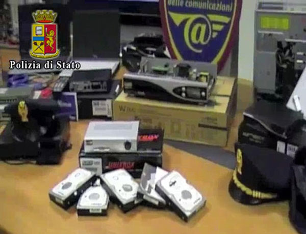 Aveva 10 mila file pedopornografici, arrestato 32enne a Reggio Calabria 