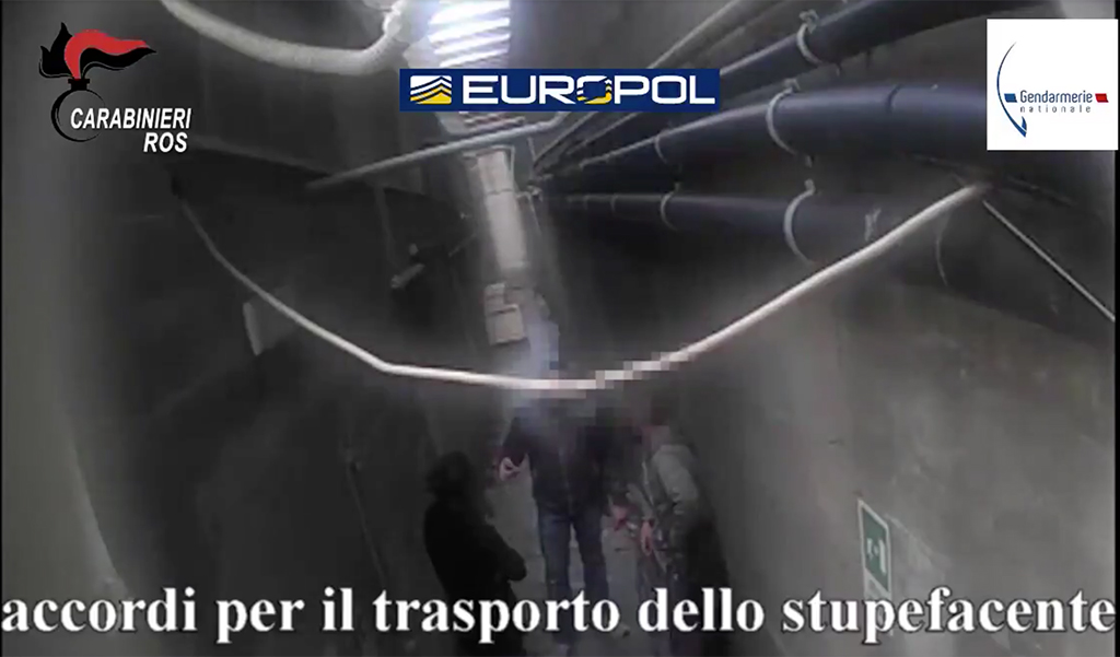 'Ndrangheta, maxi operazione su traffico di armi e droga tra Francia e Italia: 46 misure