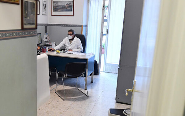 medico5972332debe6b50e_ce320.jpg
