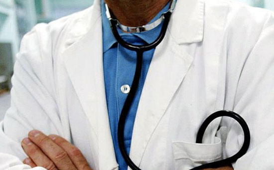 Covid, sospesi a Vibo 16 medici no vax