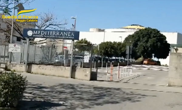 Concorsi pilotati all'università di Reggio, si dimette rettore 