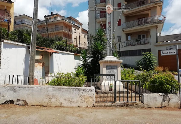 Lamezia, volontari Meetup 5 Stelle puliscono villetta in via Duca d’Aosta