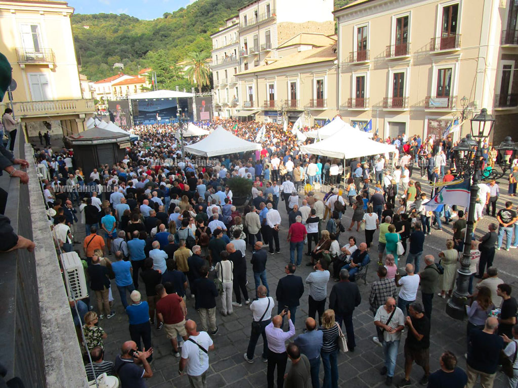 meloni-pubblico6_27365.jpg