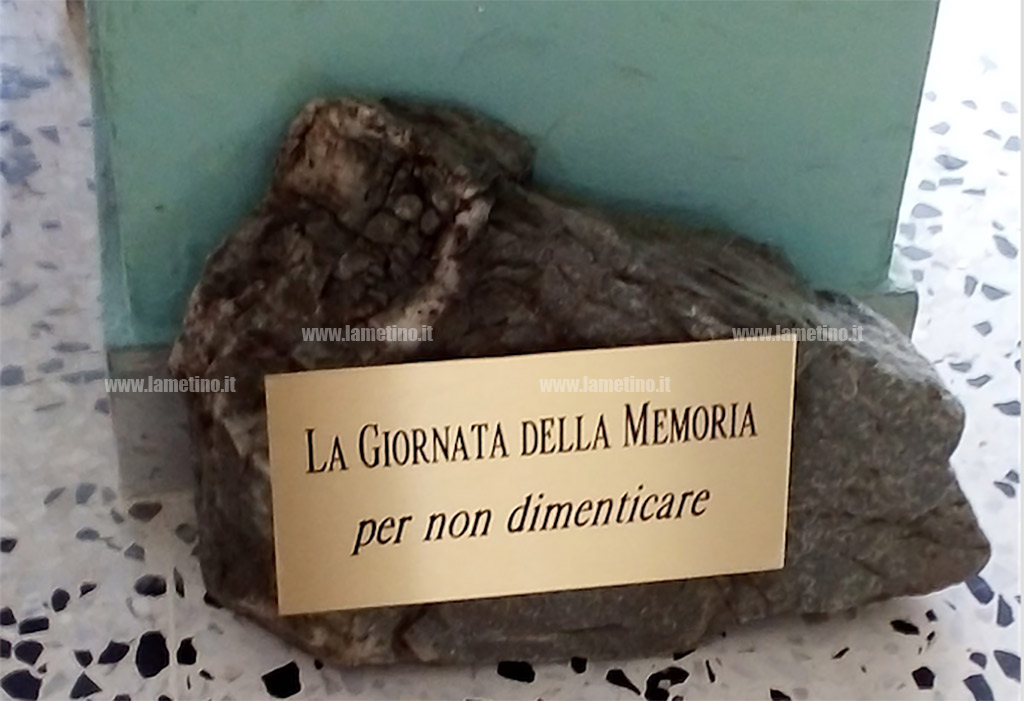 Lamezia: il liceo classico "Fiorentino" diventa depositario della "pietra d’inciampo" per la Giornata della Memoria