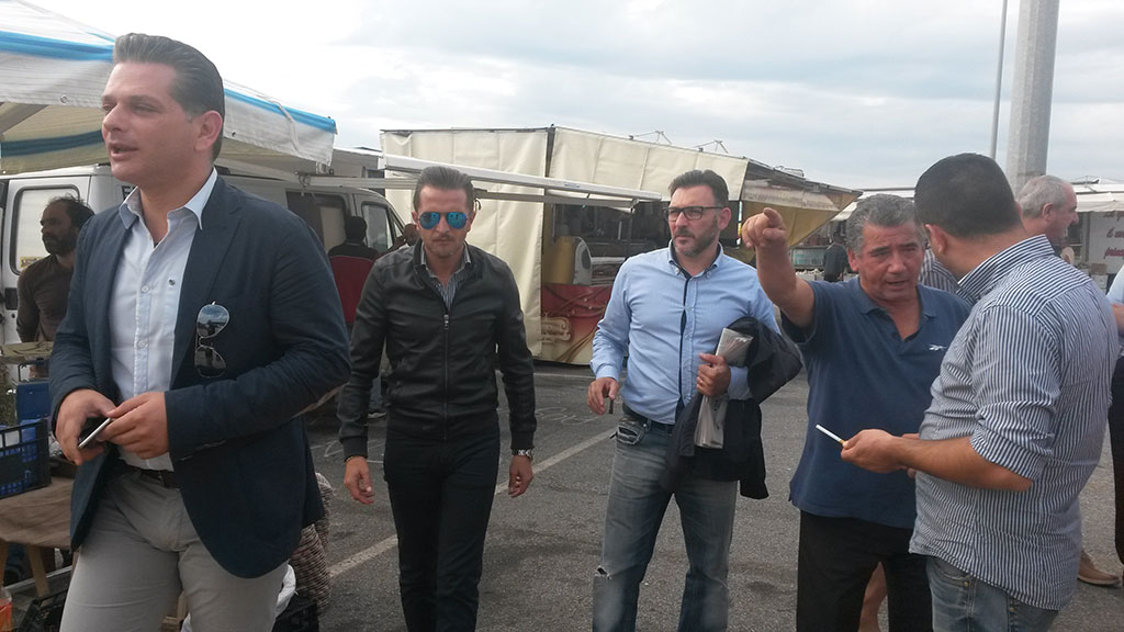mercatini-ambulnti-assessore-lamezia.jpg