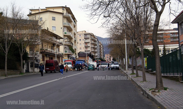 Maltempo, Forti raffiche di vento in tutta la regione. A Lamezia niente mercato