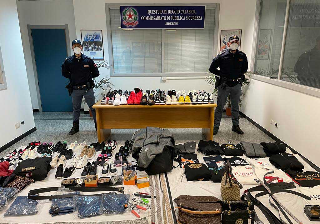Polizia sequestra un ingente quantitativo di merce contraffatta a Siderno