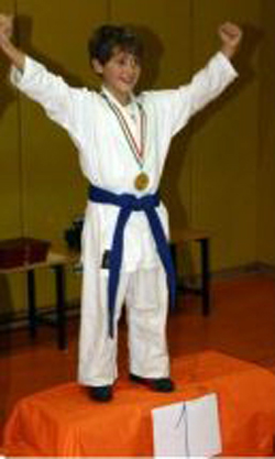Lamezia: A soli 11 anni Matteo Mercuri diventa cintura nera karate