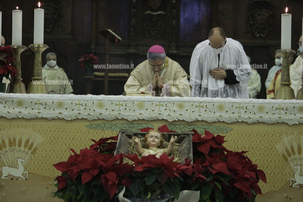 Lamezia, Vescovo Schillaci celebra messa di Natale in Cattedrale: “Gioia si sposi con attenzione verso gli altri"
