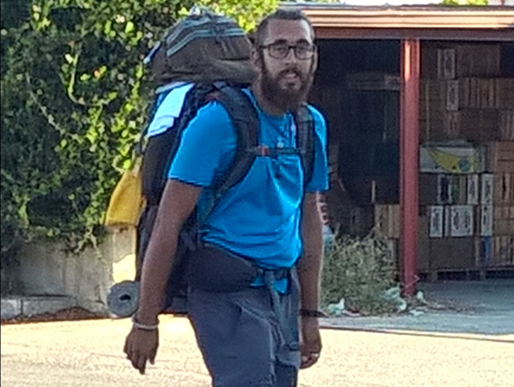 Continua tour in Calabria per 23enne che attraversa Italia a piedi, dopo Campo Bombarda oggi Lamezia