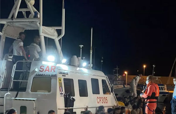 Sbarco di migranti a Roccella Ionica, arrivati in 76 