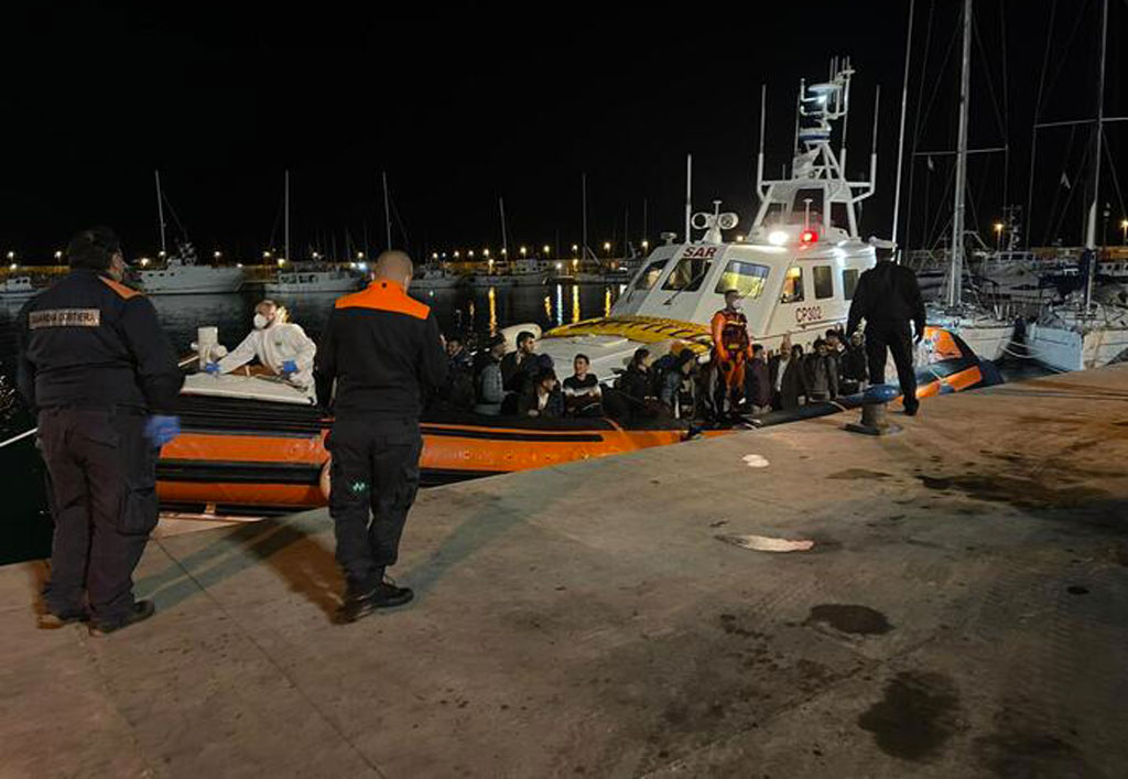 Migranti, ancora uno sbarco nella Locride: arrivati in 60
