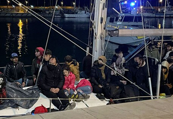 Migranti, nuovo sbarco nella Locride: arrivati un centinaio di migranti