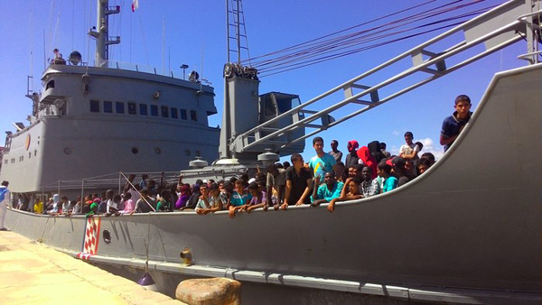 migranti-reggio-agosto-2015.jpg